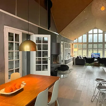 Feriehus Become One With Nature In 